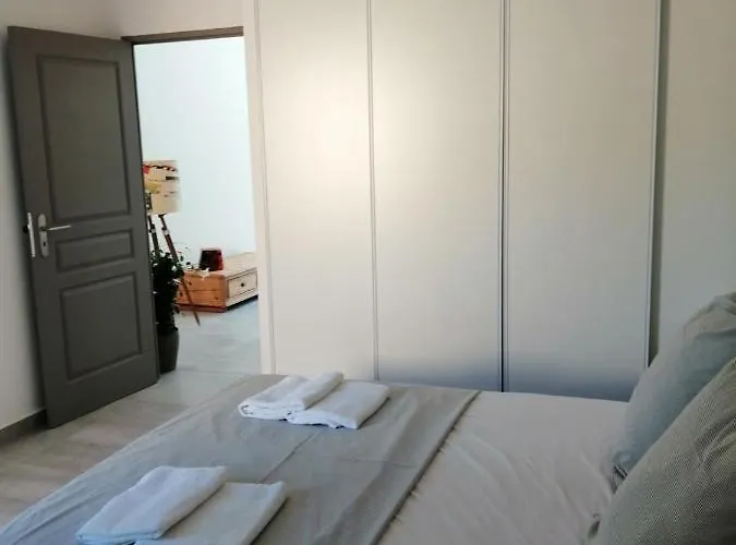 公寓 Le Petit 巴拉吕克莱班